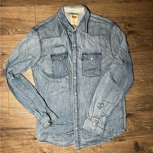 Levi’s Chambray Shirt